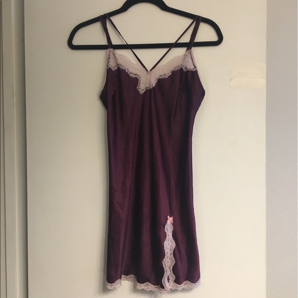 ❌SOLD❌Victoria’s Secret Lace Trim Cross Front Slip - Picture 2 of 5